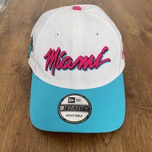 NEW ERA 9TWENTY MIAMI HEAT NBA CAP ( BRAND NEW / ADJUSTABLE VINTAGE )